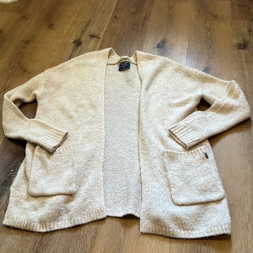 Abercrombie Womens Cardigan Size Small Soft Cozy Cream Sweater